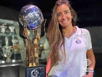 Aline Delsin revelada nas categorias de base do voleibol de Porto Ferreira é campeã em Portugal