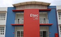 No "Dia Mundial da Poesia": Etec de Porto Ferreira celebra a Poesia e a Alma Jovem 