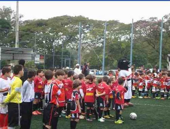 Escolinha de futebol agora será realizada no campo sede do CFC