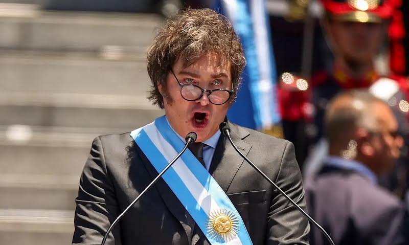 Desemprego sobe na Argentina e expõe precarização do trabalho sob governo Milei