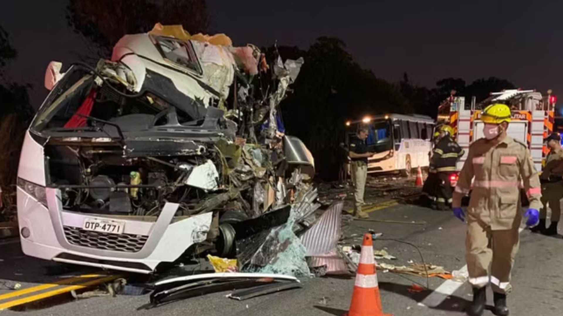 Acidente com ônibus da UFPA deixa cinco mortos na BR-153