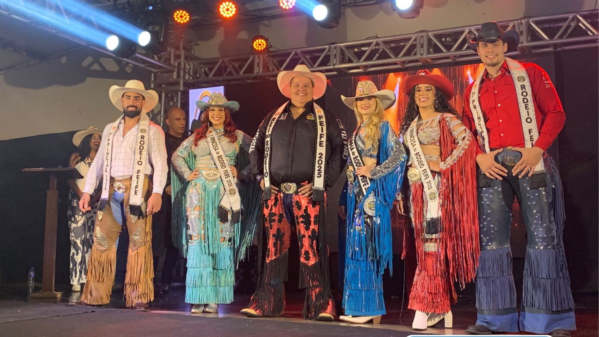 Realeza do Rodeio 2025 é coroada em noite de festa em Porto Ferreira