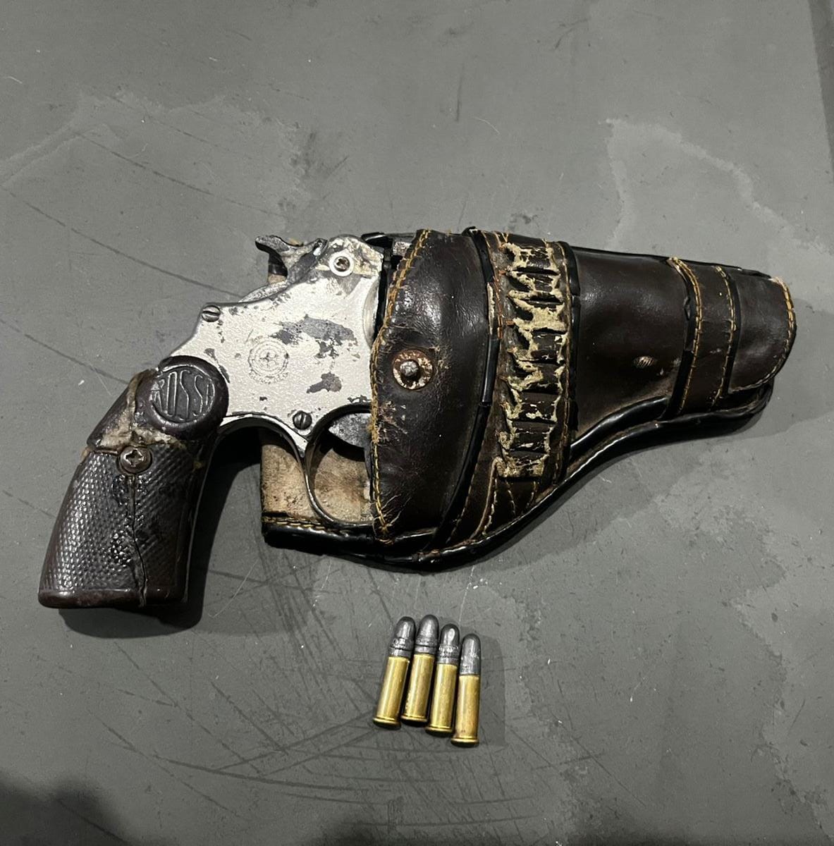 🚨 Preso em flagrante: Suspeito de série de roubos é capturado com arma e dinheiro em Porto Ferreira