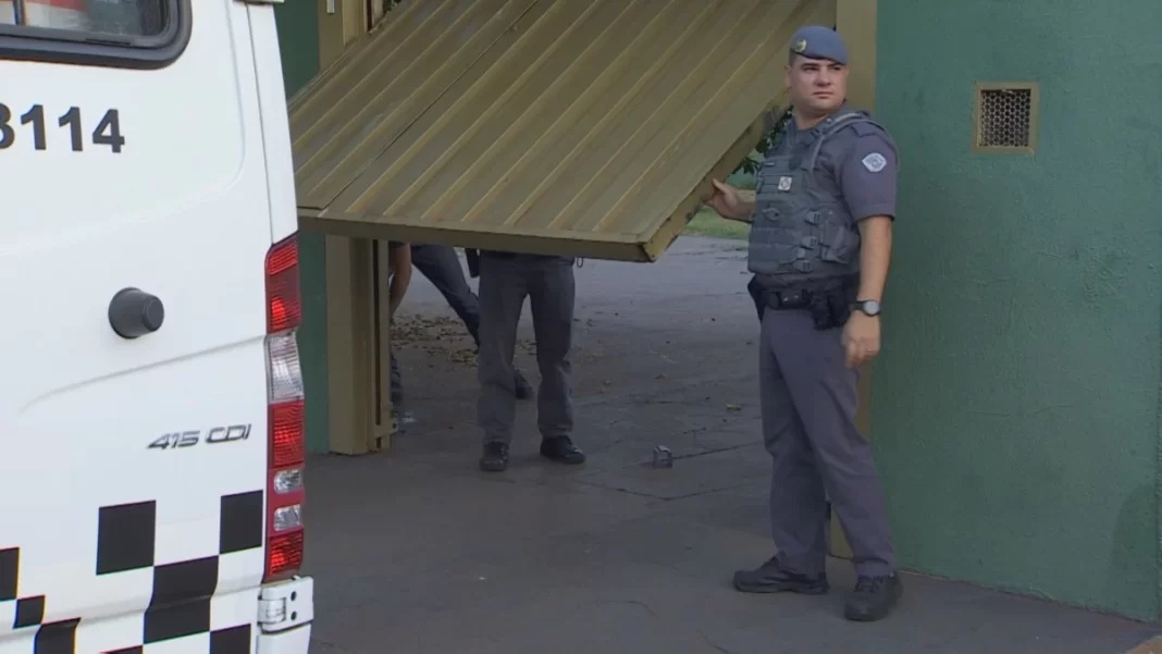 Homem é encontrado morto com tiro na cabeça em casa de Ribeirão Preto