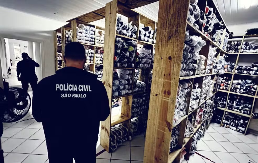 Polícia apreende mais de 400 produtos falsificados e prende comerciantes em Jundiaí
