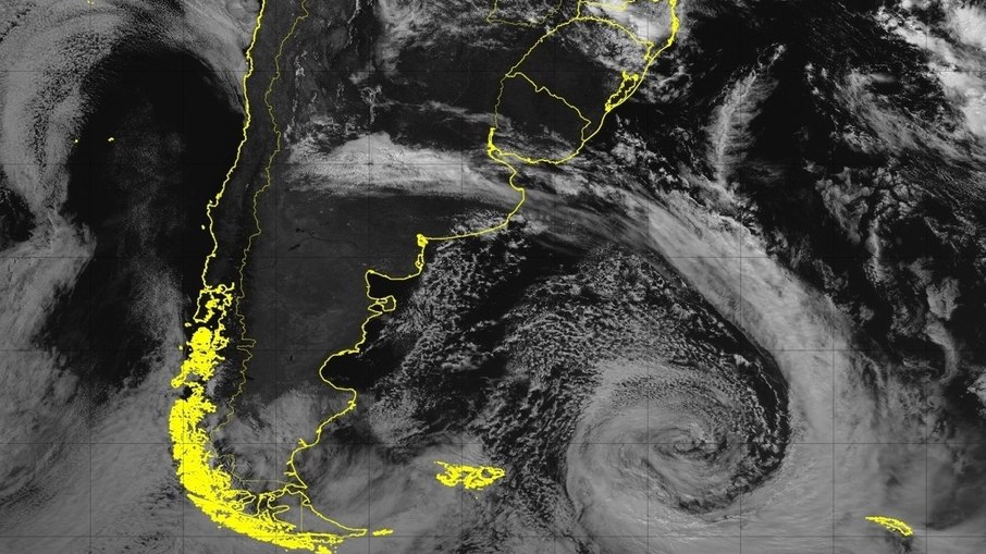 Frente fria avança pelo país após ciclone extratropical e provoca mudanças no tempo
