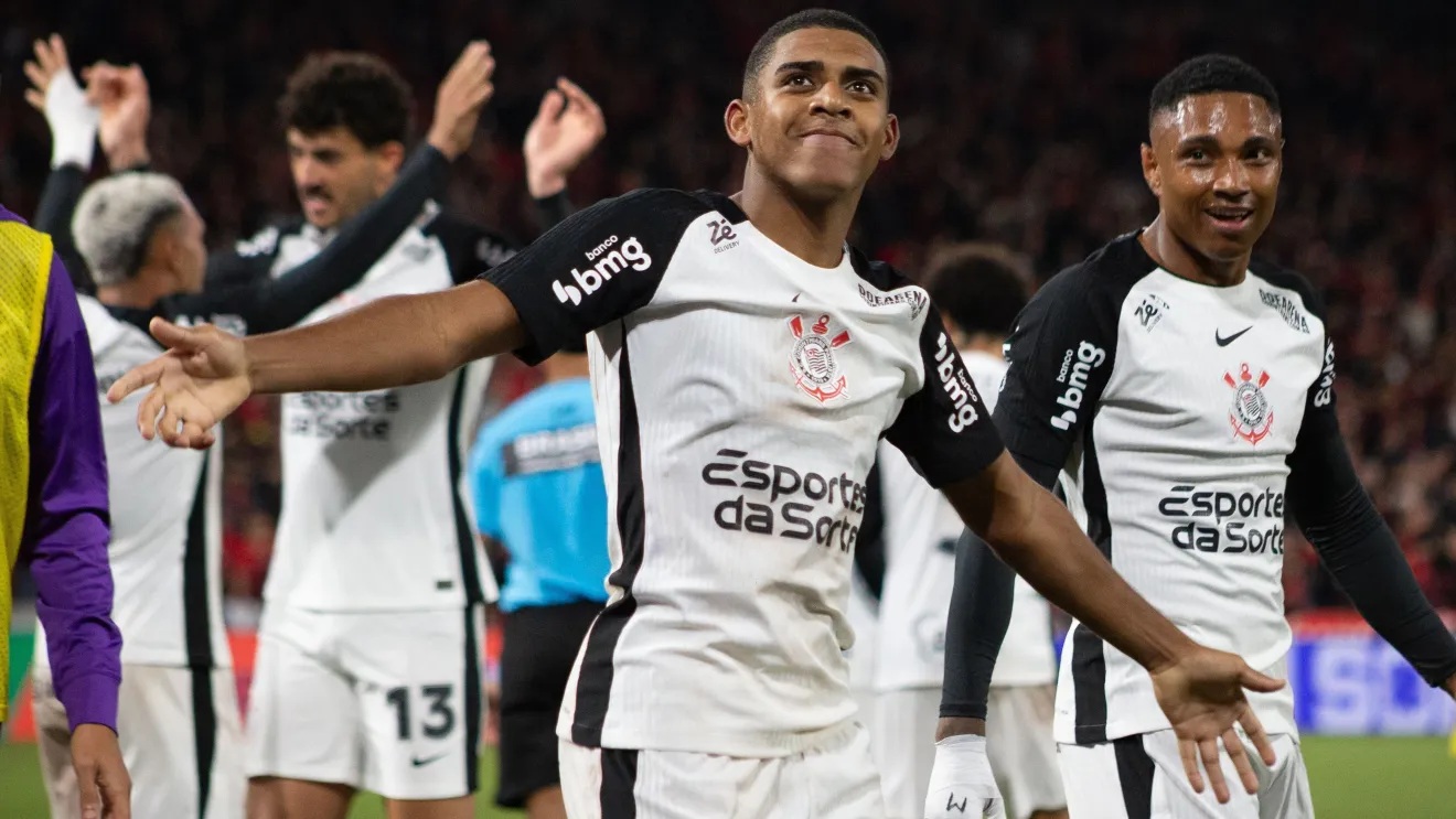 Gui Negão decide, e Corinthians derrota Athletico-PR na Copa do Brasil