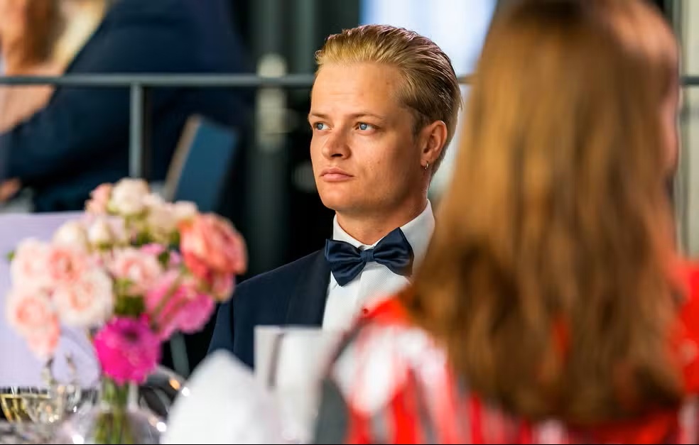 Filho da princesa herdeira da Noruega é acusado de estupro e pode pegar até 10 anos de prisão