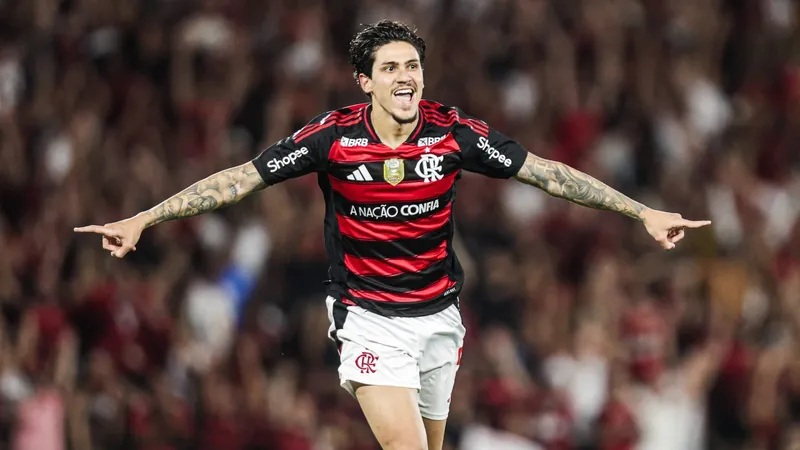 Flamengo massacra Vitória por 8 a 0 e registra maior goleada da era dos pontos corridos