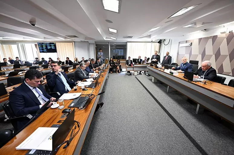 Senado aprova projeto que proíbe fiança para crimes ligados à pedofilia