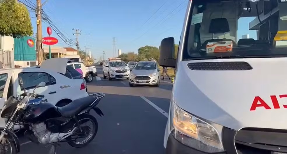 Motociclista morre atropelado por caminhão
