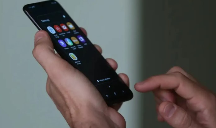 Proibição de celulares nas escolas aumenta atenção dos alunos e melhora ambiente escolar, aponta pesquisa