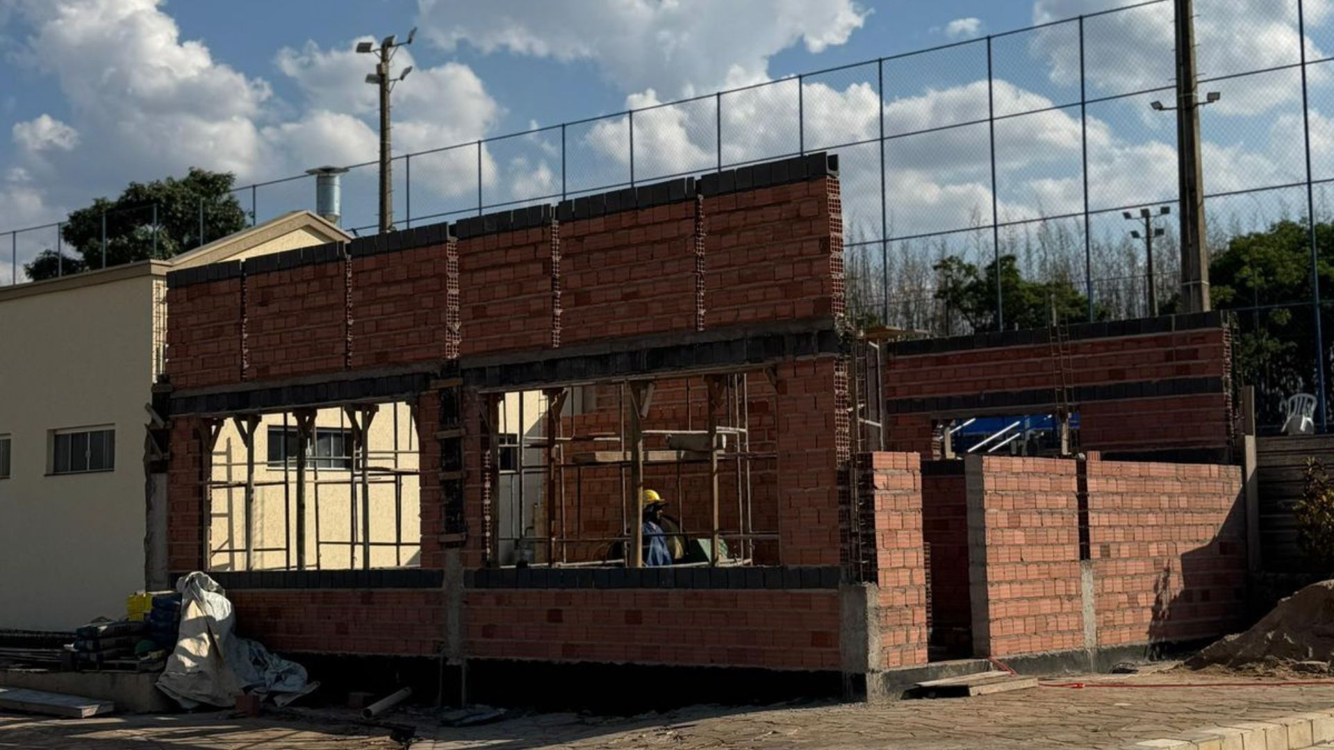 Clube de Campo das Figueiras inicia construção de novo bar na área das piscinas