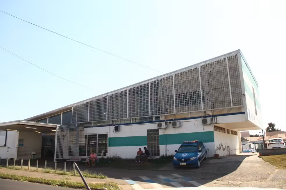 Comerciante é baleado no rosto dentro de supermercado e dirige até pronto-socorro em estado grave