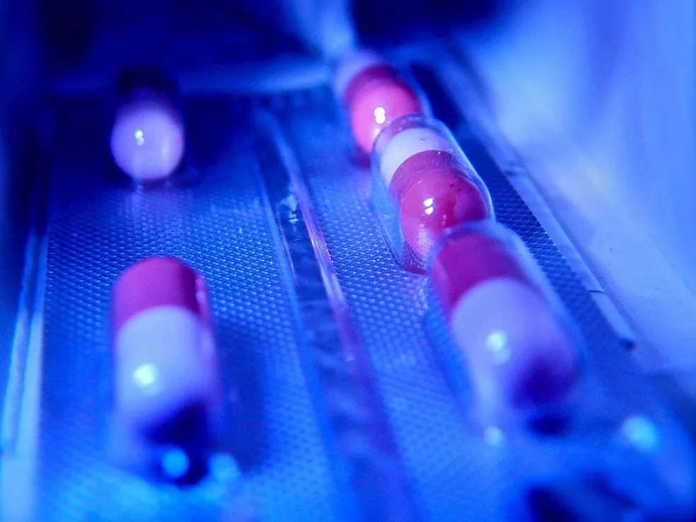 Omeprazol causa demência? O que os estudos mostram até agora