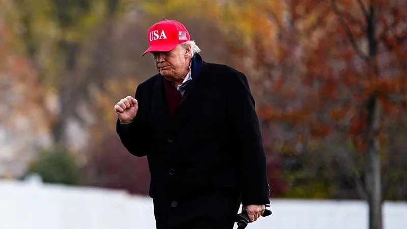 Aprovação de Trump cai em economia e imigração, aponta pesquisa