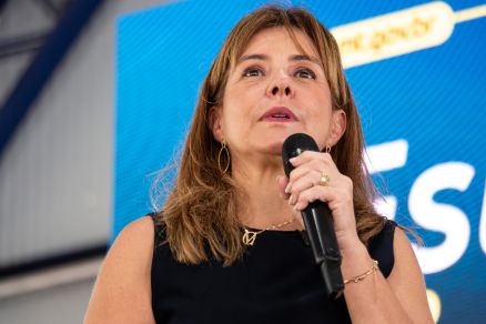 Contrato de R$ 14,3 milhões vira alvo de ação contra prefeita bolsonarista no RJ