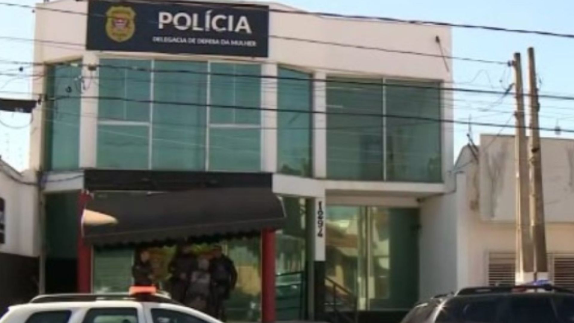 Mãe e padrasto são presos no interior de SP suspeitos de estupro, lesão corporal e maus-tratos contra menina de 3 anos