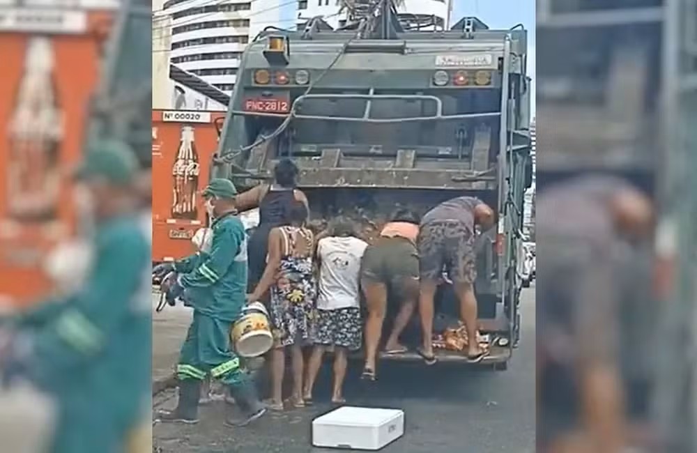 Flávio Bolsonaro usa imagem de 2021 de pessoas “mexendo em lixo” para dizer que tem fome no Brasil