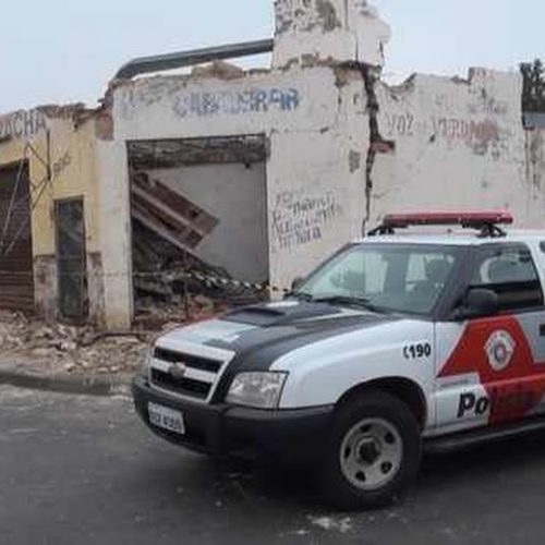 Explosão destrói serralheria em Porto Ferreira