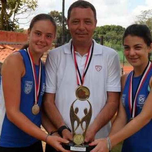 Tênis de campo feminino conquista medalha de ouro nos Jogos Regionais