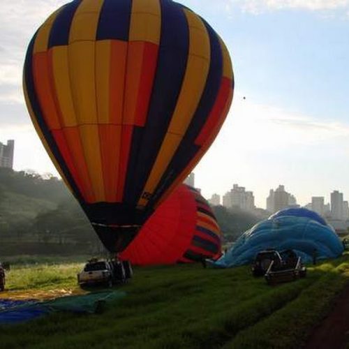 Balonismo em São Carlos: Night Glow atrai milhares de pessoas