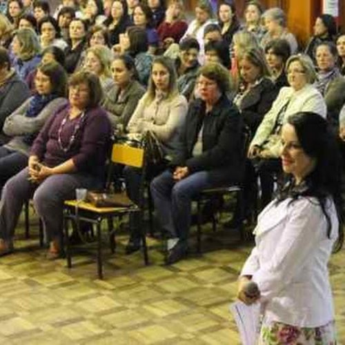 Depto. de Educação promove palestra de motivação para início do 2º semestre