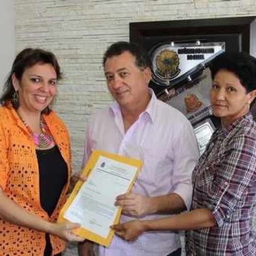 Prefeita e vereadora solicitam recursos a deputado estadual do PSB
