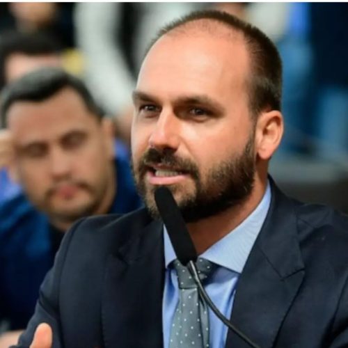 Eduardo Bolsonaro defende soberania e direitos humanos ao pedir que Itália não extradite Carla Zambelli