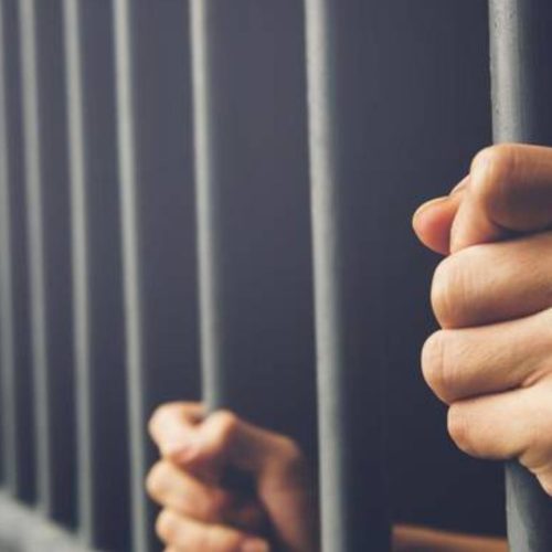 Homem é preso em flagrante por agressão a esposa e filha em Descalvado