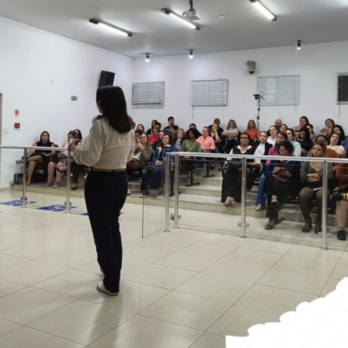 Porto Ferreira promove encontro sobre educação inclusiva com palestra e participação de deputada estadual