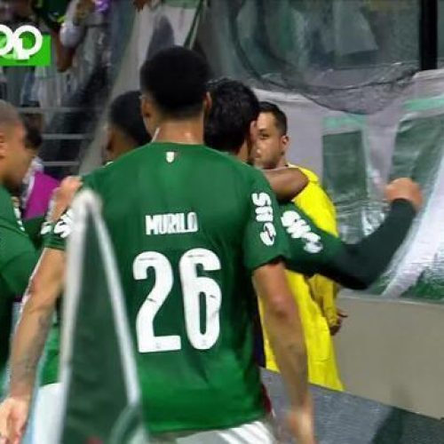 Palmeiras goleia o Vitória por 5 a 1 e vence a primeira no Brasileirão