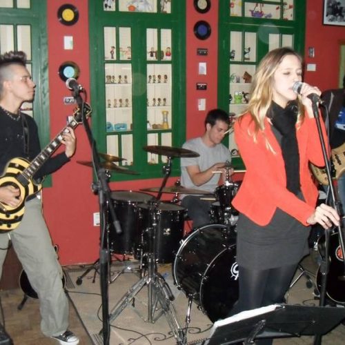 Banda Fenícia se apresentou no bar Freud Explica