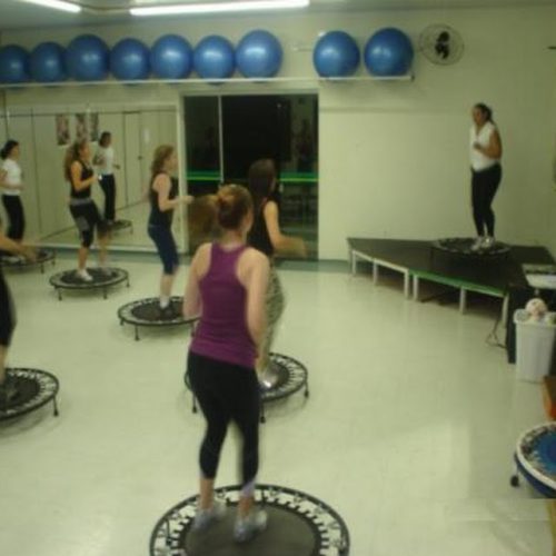 Aula de JUMP pode queimar até 700 calorias