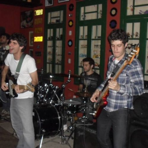 Banda Nemphis Belle se apresentou sábado no Freud Explica Bar