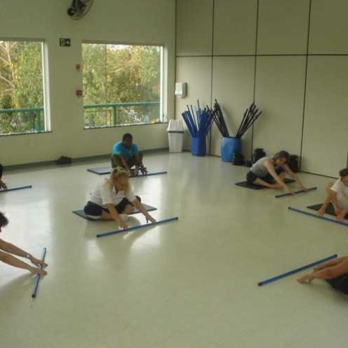 Reduza a tensão muscular com aulas de alongamento
