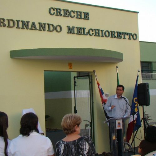 Prefeito entrega reforma e ampliação da creche Municipal Ferdinando Melchioreto