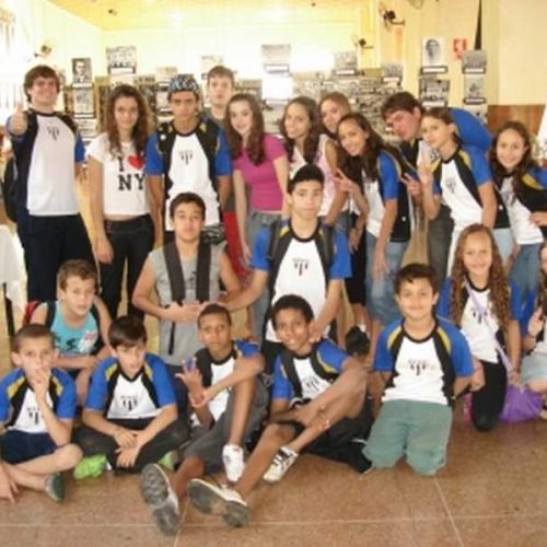 Equipe de Natação do PFFC Visita Memorial