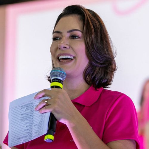 Presidente do PL elogia Michelle Bolsonaro e afirma que ela é a única, além de Bolsonaro, capaz de vencer Lula em 2026″