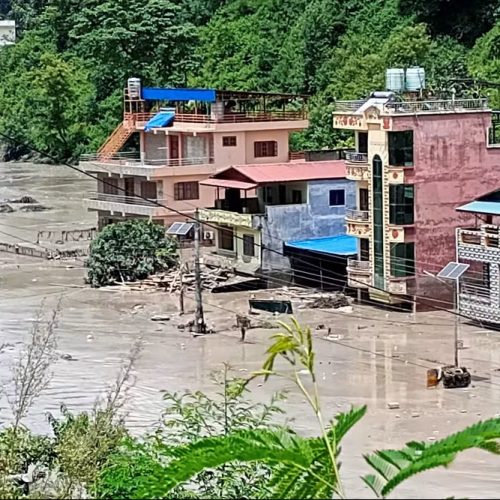 Tragédia no Himalaia: avalanche deixa 95 mortos e centenas desaparecidos