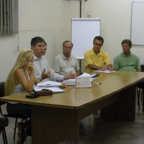 Ceramistas devem despejar os resíduos sólidos em locais adequados