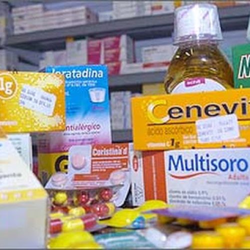 Automedicação persiste dentro e fora do balcão