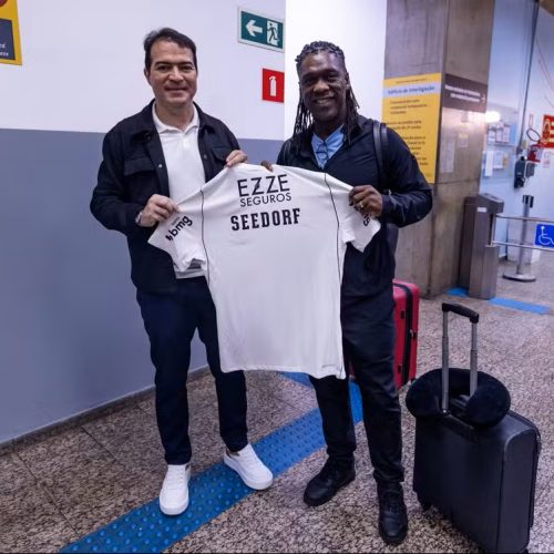 Seedorf chega a São Paulo para assumir o Corinthians