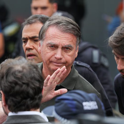 PGR pede que joias sauditas de Bolsonaro passem à Receita para possível incorporação à União