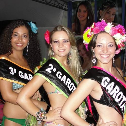 Camila é eleita Garota Verão 2010 do Clube de Campo