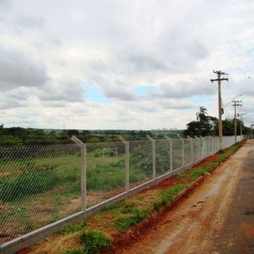 Área de proteção ambiental é cercada no Jardim São Manoel