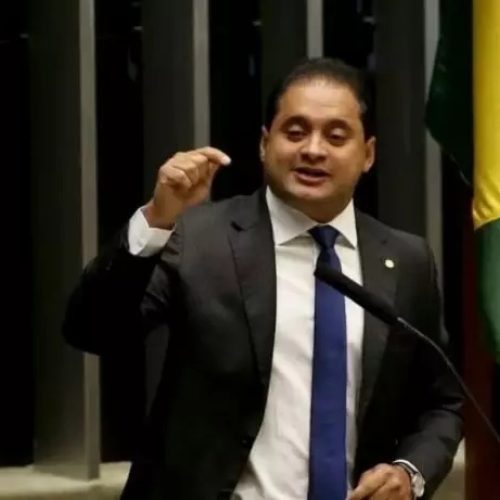Senador Weverton Rocha é alvo de nova fase de operação da PF sobre descontos no INSS