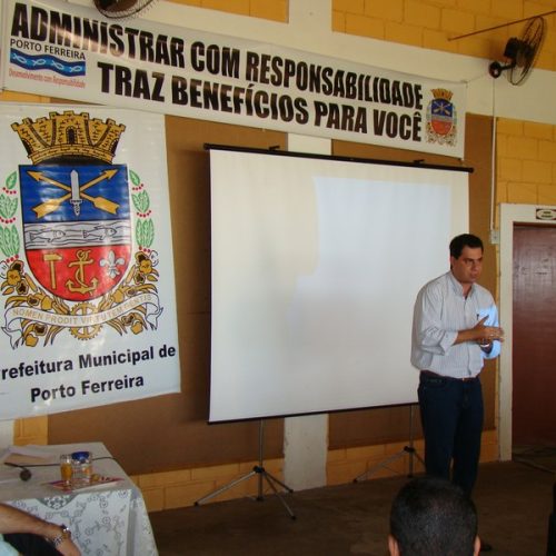 Prefeito faz reunião no Porto Belo para explicar as obras do PAC 2