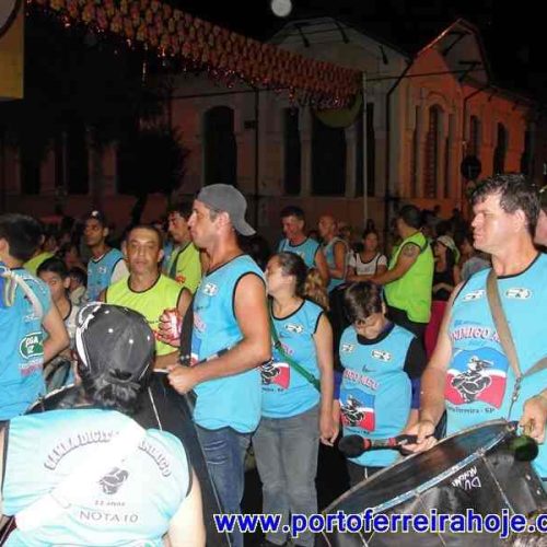 Bloco Inimigo Meu arrasta uma multidão na sua primeira apresentação