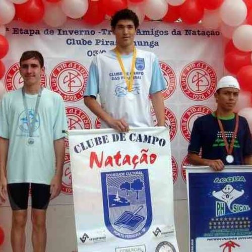 João Pedro Dentello bate recorde no Troféu Amigos da Natação pelo Clube de Campo
